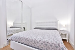 1 habitación, tabla de planchar con plancha, wifi y ropa de cama 
