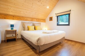 2 slaapkamers, een strijkplank/strijkijzer, wifi, beddengoed