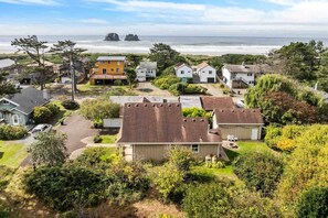 Unclassified image, 4 of 30, button