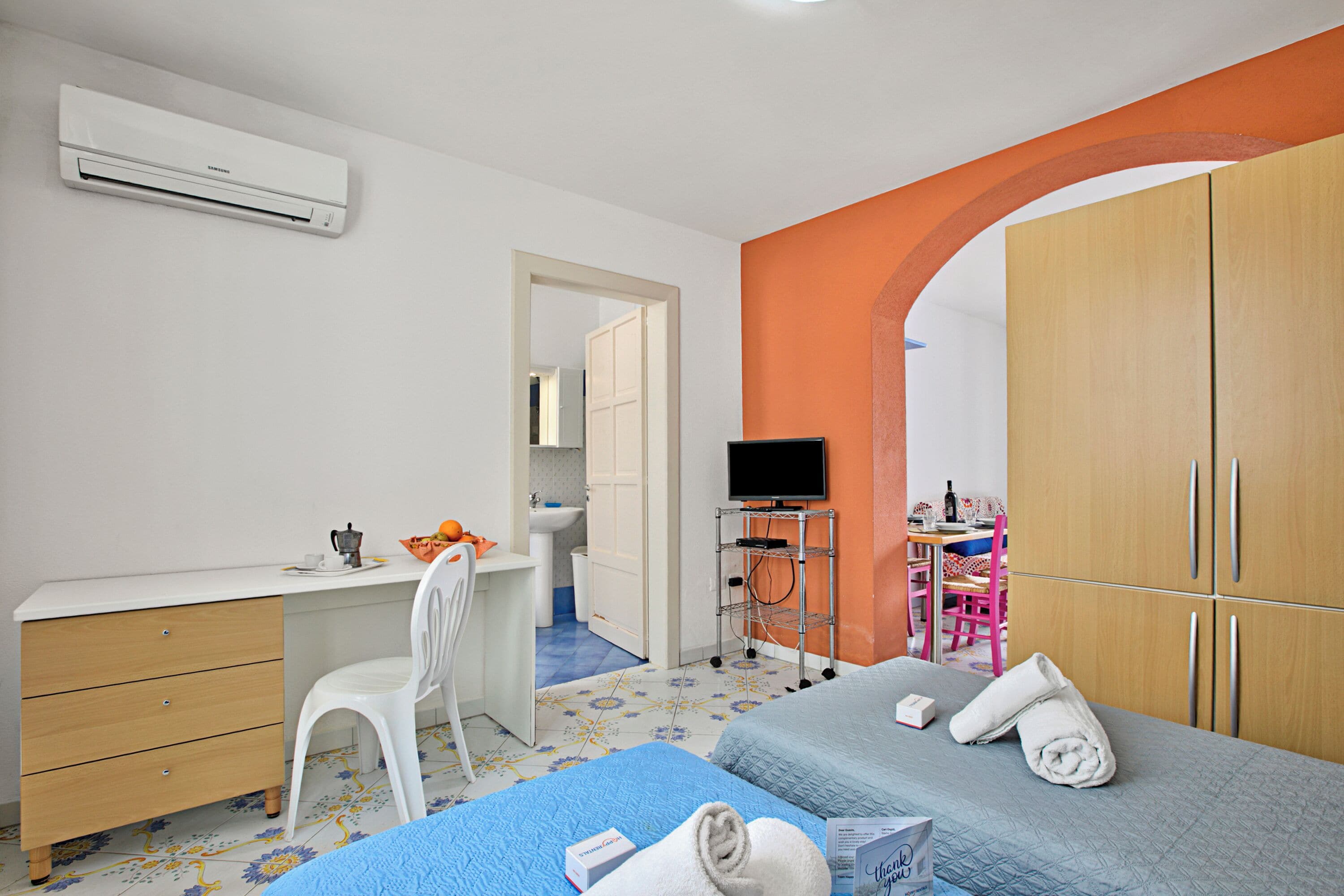 Wifi gratis y ropa de cama 