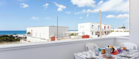 Standard-Apartment, Mehrere Schlafzimmer (Complesso Azzurro 1 Near The Beach) | Balkon