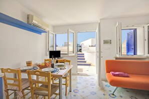 Standard Studio, Sea View (Complesso Azzurro Mono 1 Near The) | Dining - Complesso Azzurro Apartments (Morciano di Leuca)