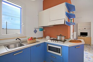 Standard Apartment, Multiple Bedrooms (Complesso Azzurro 2 Near The Beach) | Private kitchen