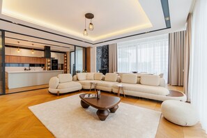 智能电视、壁炉