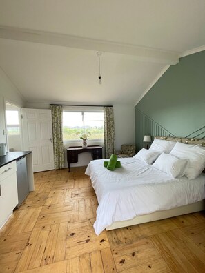 1 Schlafzimmer, Bügeleisen/Bügelbrett, Bettwäsche
