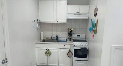 Cozy 1-bedroom apartment with WiFi, AC in pleasant Philadelphia