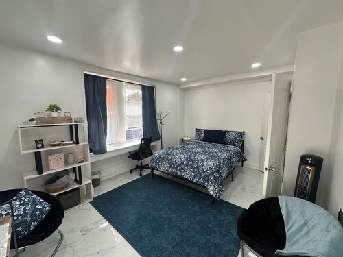 Cozy 1-bedroom apartment with WiFi, AC in pleasant Philadelphia