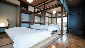 2 bedrooms, iron/ironing board, free WiFi