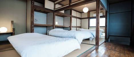 2 bedrooms, iron/ironing board, free WiFi