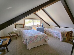 3 bedrooms, iron/ironing board, free WiFi