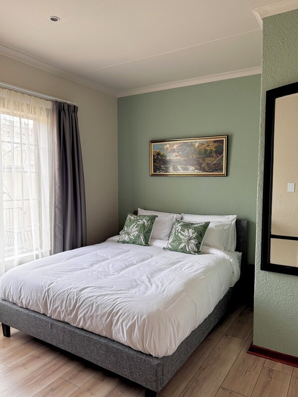 2 slaapkamers, een strijkplank/strijkijzer, wifi, beddengoed