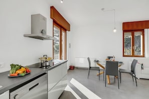 Familienapartment, 2 Schlafzimmer, Mikrowelle (Casa Panorama Tremosine) | Eigene Küche