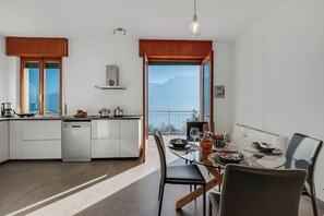 Family Apartment, Multiple Bedrooms (Casa Panorama Tremosine) | Private kitchen | Fridge, microwave, stovetop, dishwasher - Casa Panorama Tremosine (Tremosine)