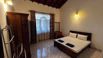 Deluxe Villa, 4 Bedrooms, Air conditioning, Garden View | 4 bedrooms, iron/ironing board, free WiFi