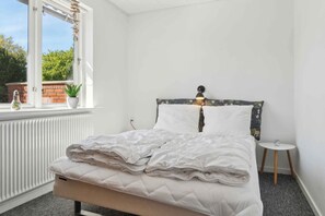 4 chambres, fer et planche à repasser, accès au Wi-Fi (inclus)