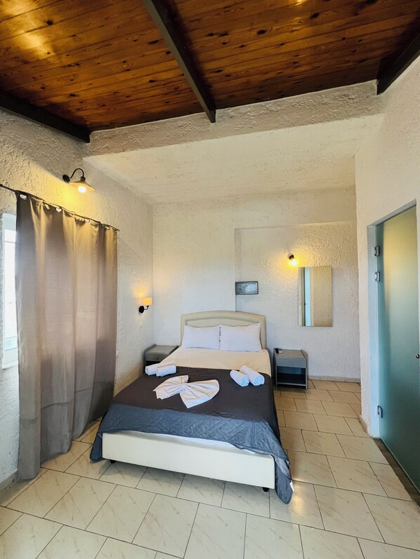 Deluxe Double Room, Sea View | Iron/ironing board, free WiFi - Mark Hotel (Heraklion)
