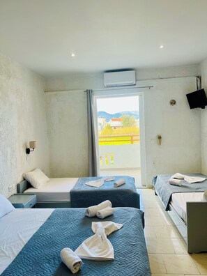 Soundproofing, iron/ironing board, free WiFi - Mark Hotel (Heraklion)