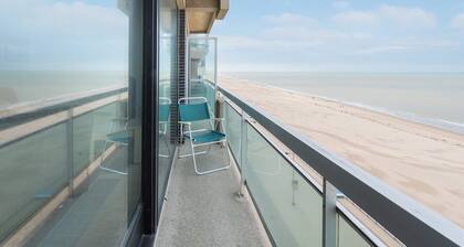 Apartment in Middelkerke with Sea View