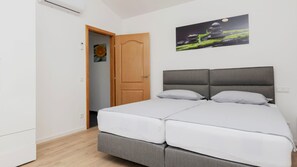 2 sovrum, strykjärn/strykbräda, gratis wi-fi och sängkläder