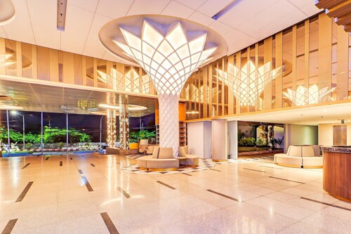 Stylish Twin Suite with Balcony and Free Parking