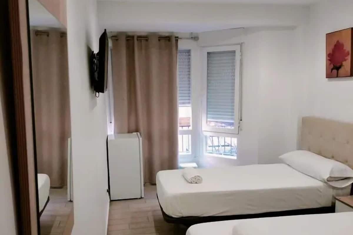 Twin Room | Free WiFi