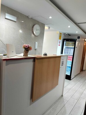 Reception - Pension Portugal Alicante (Alicante)