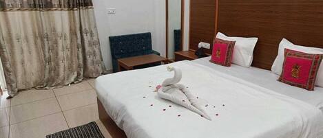 Deluxe Room | Egyptian cotton sheets, premium bedding, down comforters