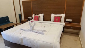 Deluxe Room | Egyptian cotton sheets, premium bedding, down duvets, memory-foam beds - Khajuraho Holiday Resorts (Rajnagar)
