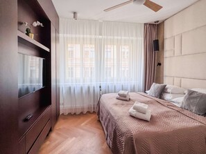 3 bedrooms, iron/ironing board, WiFi, bed sheets - Luxury 3Bedroom Stay in Old Town (Praha 1)