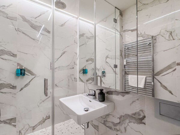 Unclassified image, 1 of 29, button