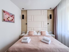 Iron/ironing board, WiFi, bed sheets - Modern 2BD Apartment Old Town (Praha 1)