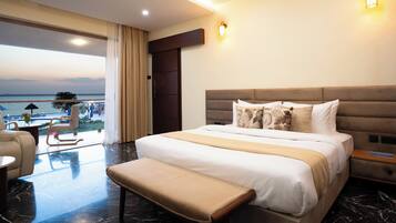 Suite Room With Sea View | Roupas de cama premium, edredons de pluma