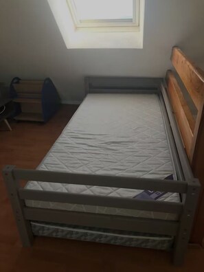 2 bedrooms, iron/ironing board