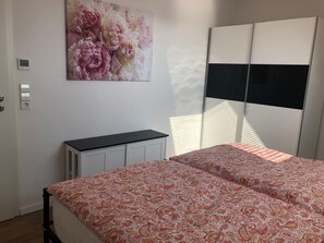 2 bedrooms, iron/ironing board, free WiFi, bed sheets - Aurora Lodge (92 m²) with Balcony and Wi-Fi (Engstingen)