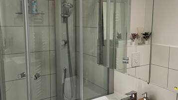 Douche, sĂšche-cheveux