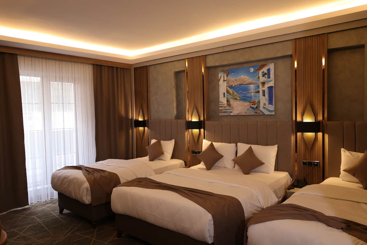 舒適三人房, 露台, 城市景 | 意大利 Frette 床單、高級寢具、Select Comfort 床墊、迷你吧贈品