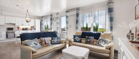 Fernseher, Tischtennisplatte