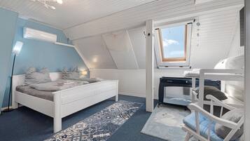 3 bedrooms, iron/ironing board, free WiFi, bed sheets