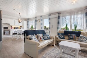 Tv och ett bordtennisbord