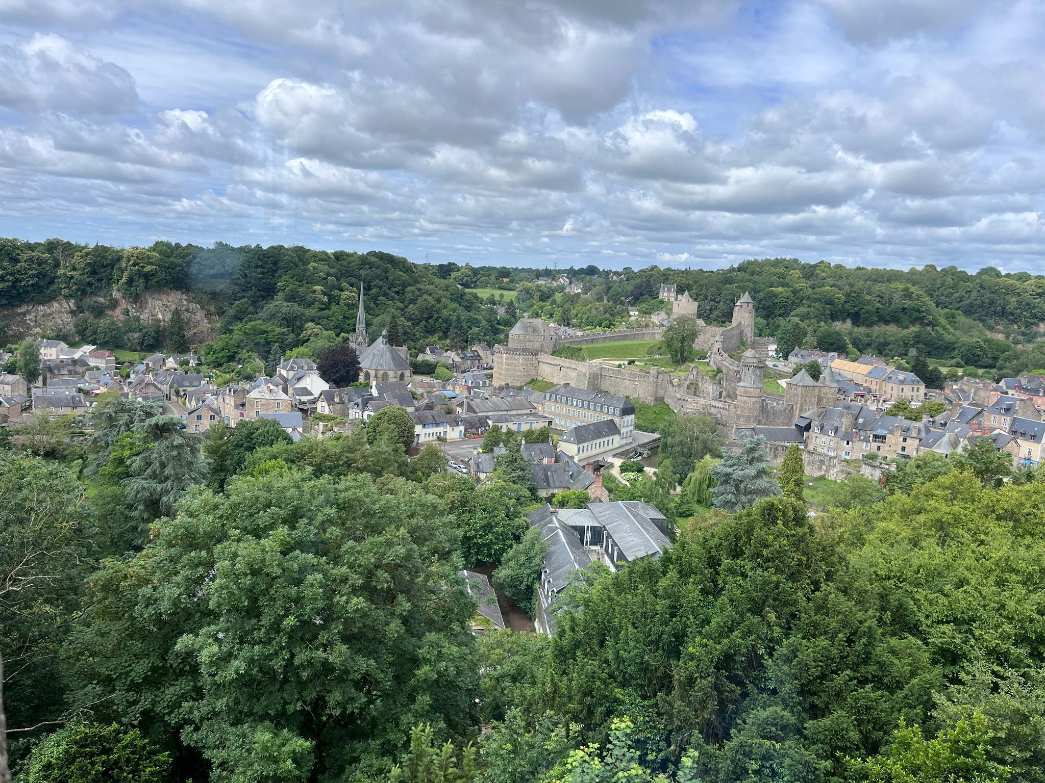 Vue sur la ville depuis l’hébergement