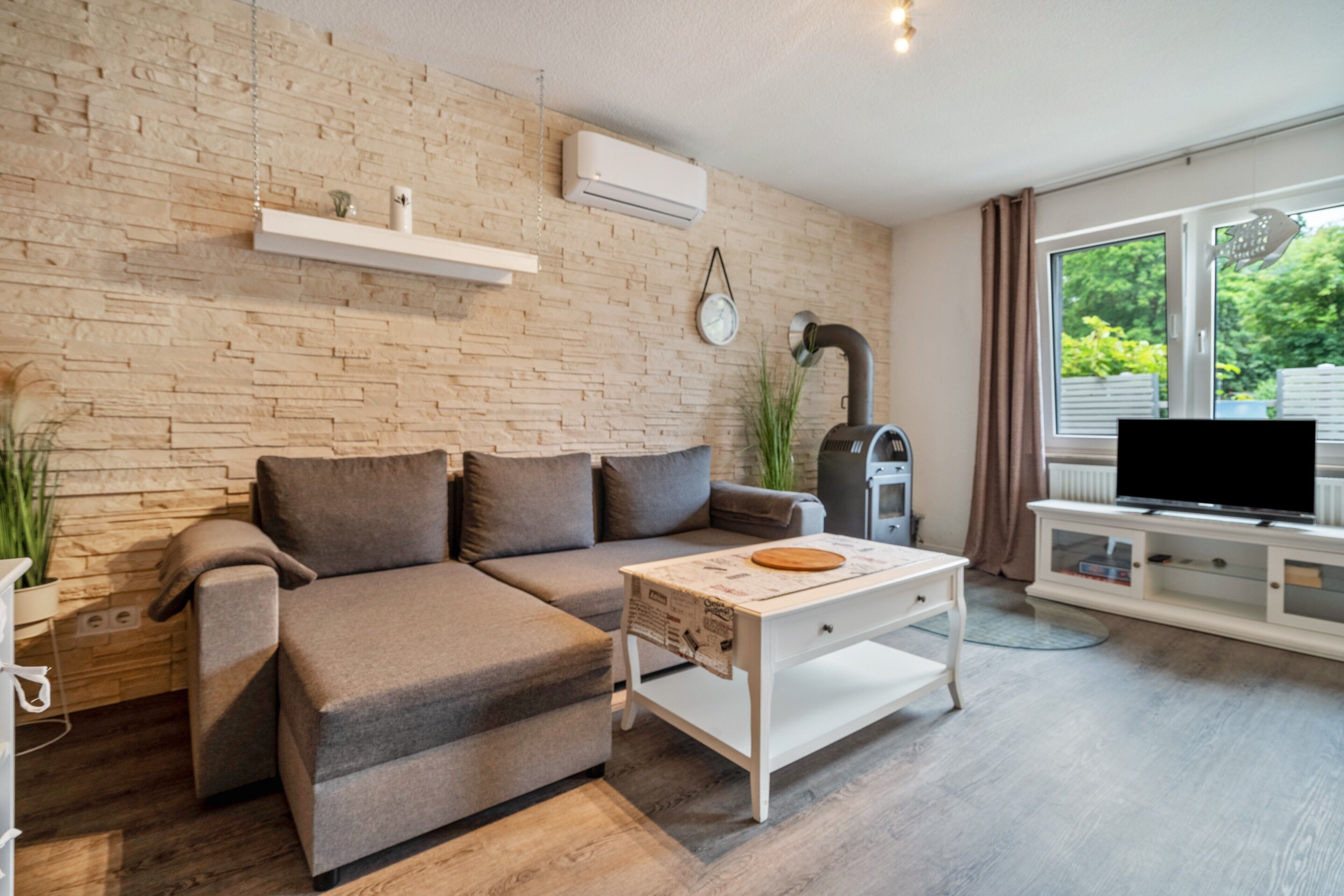 Fernseher, Kamin