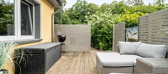 Bungalow 'Seeperle 2' with Lake View, Private Terrace and Private Garden