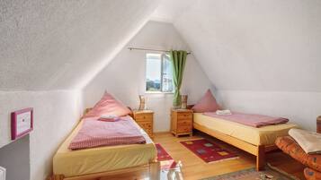 1 bedroom, free WiFi, bed sheets