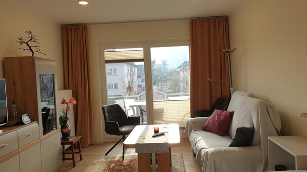 Fernseher, Stereoanlage