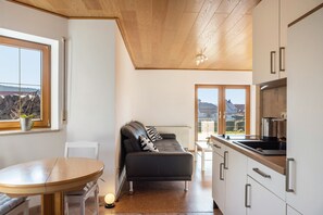 Interior - Apartment 'Stilletal' with Private Terrace, Private Garden and Wi-Fi (Springstille)