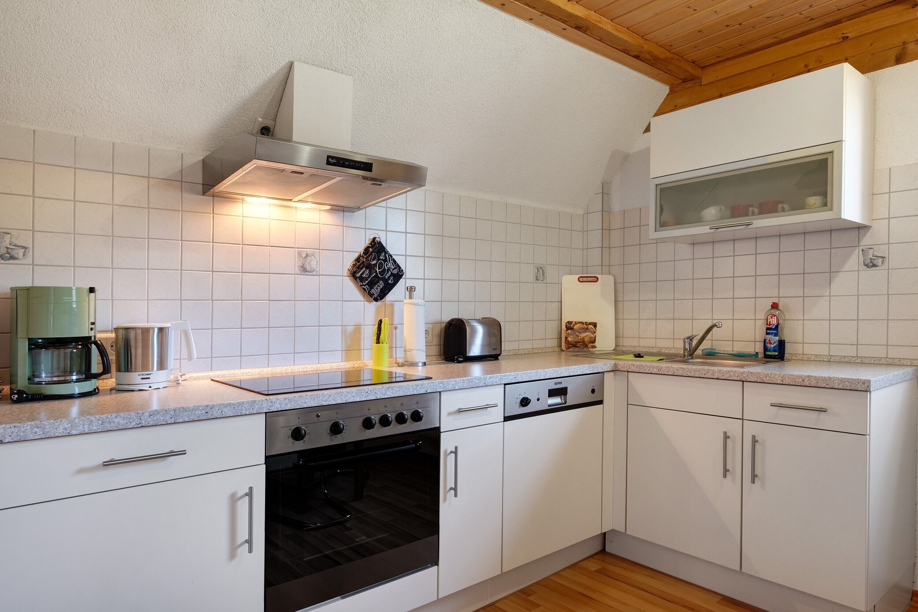 Kühlschrank, Ofen, Herdplatte, Geschirrspüler