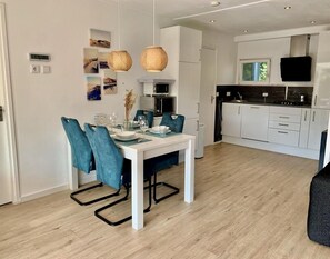 Classic House, 2 Bedrooms | Dining