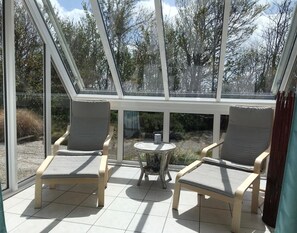 Elite House, 3 Bedrooms | Living room - Bungalow for 6 People, Near the Beach (Sint Maartensvlotbrug)