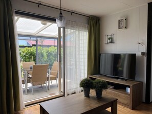 Comfort House, 2 Bedrooms | Living room