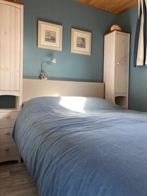 Deluxe House, 3 Bedrooms | 7 bilik tidur, seterika/papan seterika 
